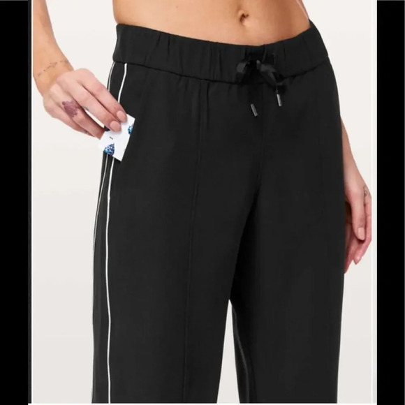 Lululemon On The Right Track Pant Black Size 2 - Picture 2 of 8
